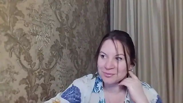 Lauralison online show from July 24, 2026, 8:38 pm