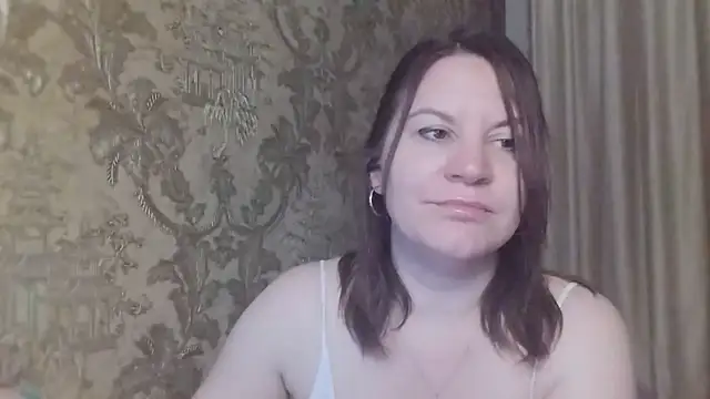 Lauralison online show from July 27, 2026, 9:11 pm