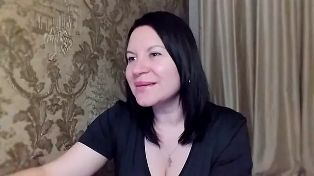 Lauralison online show from August 2, 2026, 8:39 pm