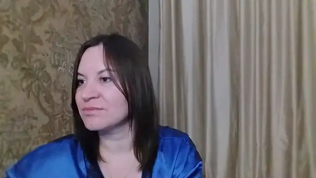 Lauralison online show from July 6, 2026, 7:38 pm