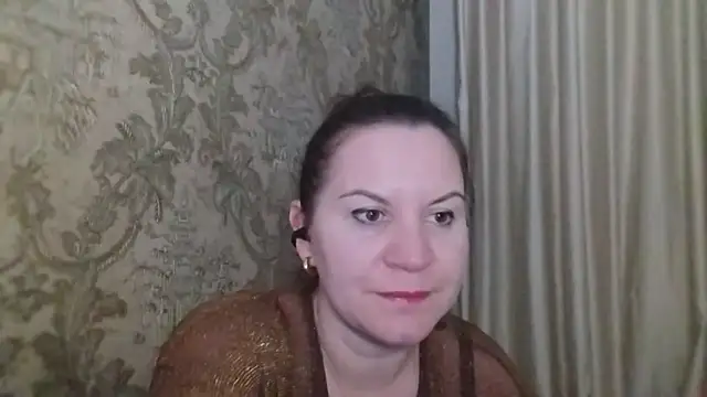Lauralison online show from July 10, 2026, 9:04 pm