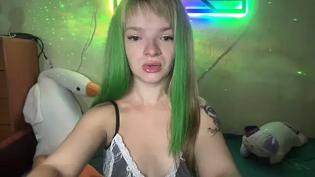 JadeEva online show from July 14, 2026, 8:04 pm