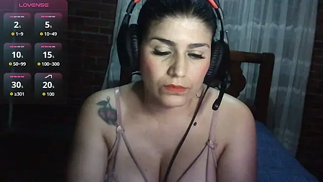 CarolinaMoretti online show from July 16, 2026, 3:14 am