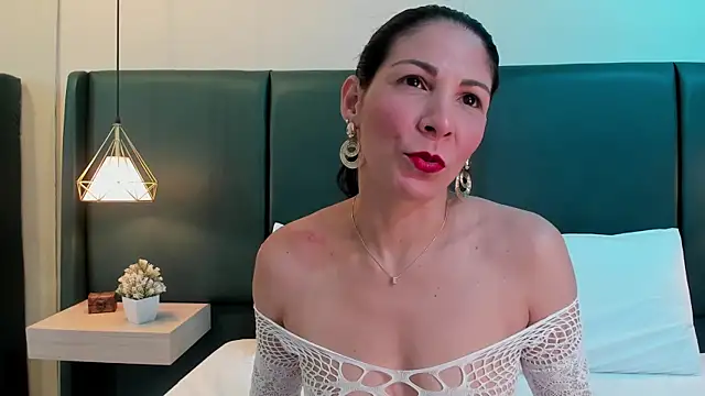 EliseBell online show from July 2, 2026, 8:04 pm