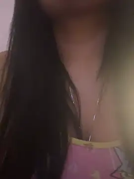 Quiqui28 online show from June 23, 2026, 4:21 am