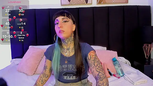 izzy moon7 online show from June 30, 2026, 11:10 am