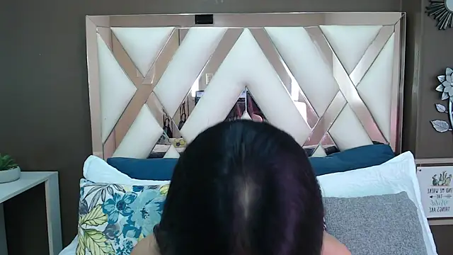 Amara Connors online show from July 22, 2026, 1:35 pm