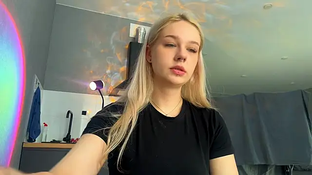MichelleMargiela online show from August 6, 2026, 4:07 am