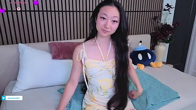 MySweetSofie online show from July 12, 2026, 3:51 am