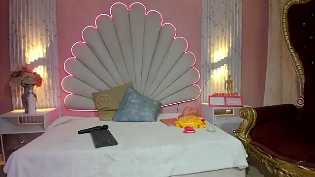 Snapshot of Mirarossi_ chatting on July 7, 2026, 7:50 pm Mirarossi online show from July 7, 2026, 7:50 pm