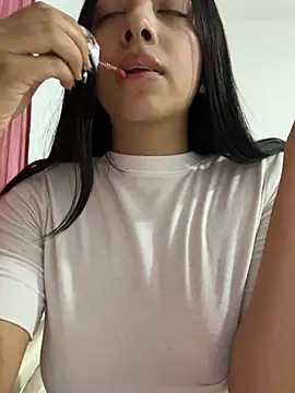 cherry skinnyy  online show from June 26, 2026, 1:11 am