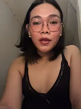 lunapitches online show from June 23, 2026, 5:22 pm