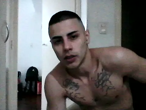Snapshot of Aronfox23 chatting on July 28, 2026, 8:23 pm Aronfox23 online show from July 28, 2026, 8:23 pm
