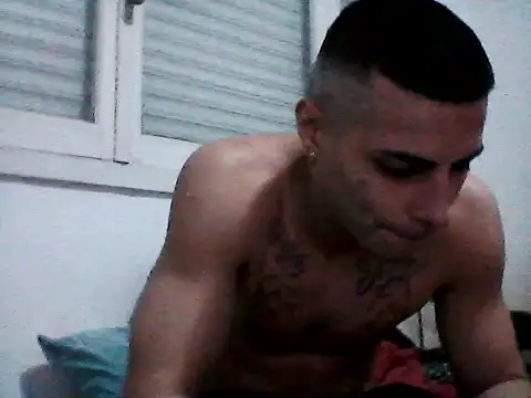 Snapshot of Aronfox23 chatting on July 28, 2026, 8:52 pm Aronfox23 online show from July 28, 2026, 8:52 pm