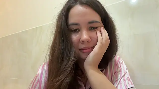 Snapshot of Rionetta chatting on June 26, 2026, 12:00 pm Rionetta online show from June 26, 2026, 12:00 pm