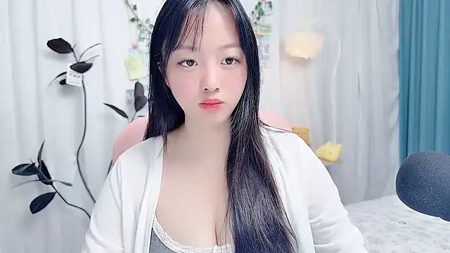 Winnie666999 online show from August 4, 2026, 3:22 am