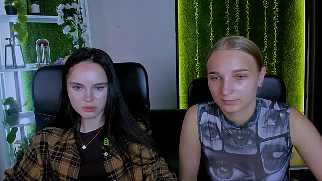 vanesa lux online show from July 7, 2026, 5:54 am