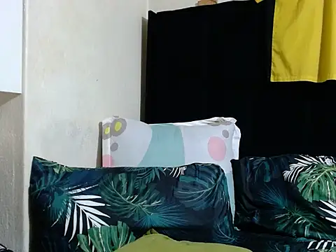 creamyslender23 online show from July 10, 2026, 10:10 pm