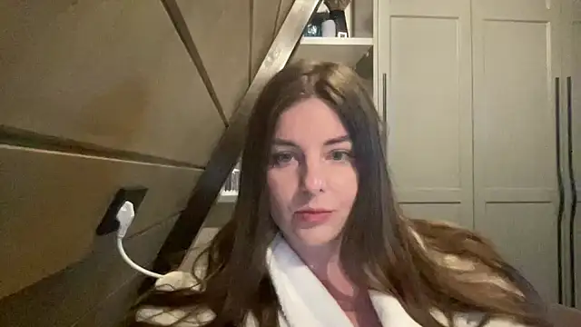 Velenne online show from July 17, 2026, 9:01 pm