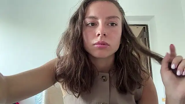 Monicaqte online show from August 3, 2026, 4:35 pm
