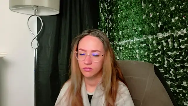 Nicole Bliss online show from July 12, 2026, 7:09 am