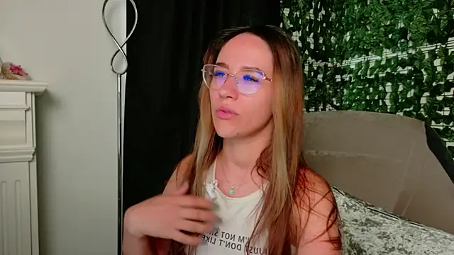 Nicole Bliss online show from July 16, 2026, 5:15 am