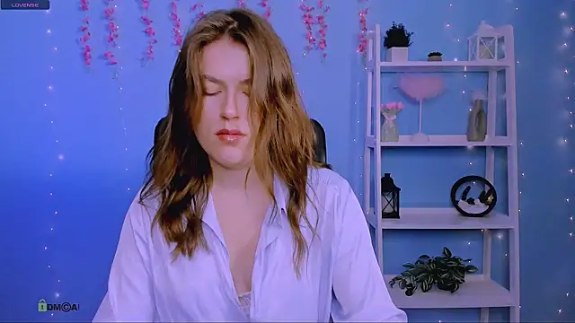 emma dark   online show from July 13, 2026, 7:18 am