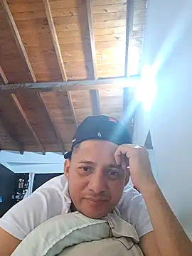 latin boyxxx1 online show from July 31, 2026, 4:04 pm