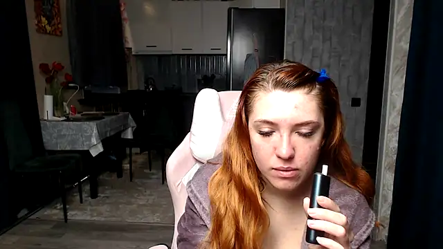 Reginasmilee online show from May 3, 2026, 3:33 am