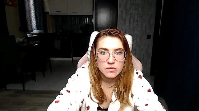 Reginasmilee online show from November 25, 2025, 12:27 pm