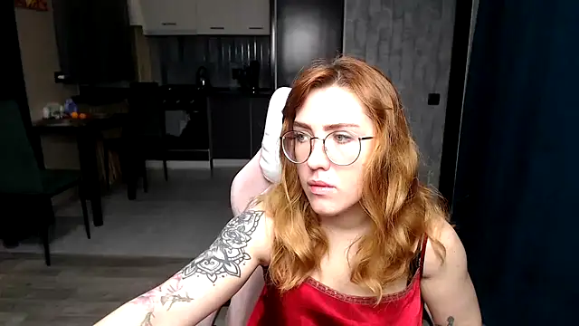 Reginasmilee online show from November 22, 2025, 4:00 am