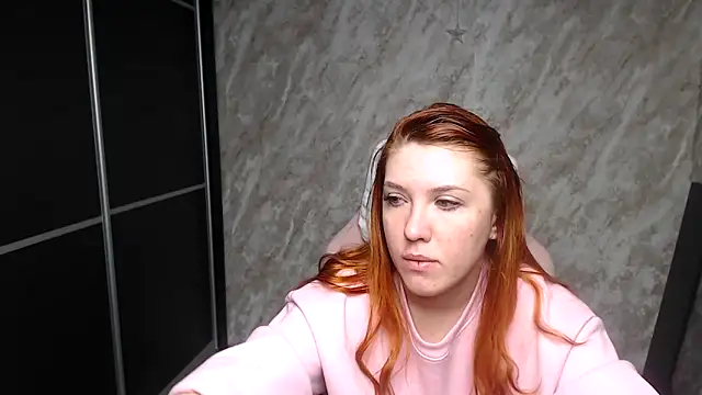 Reginasmilee online show from February 9, 2026, 12:41 am