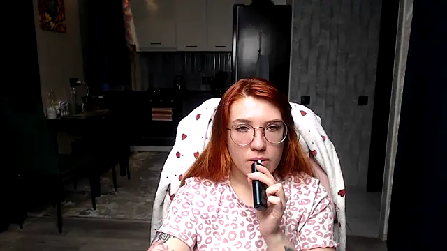 Reginasmilee online show from March 21, 2026, 3:52 am