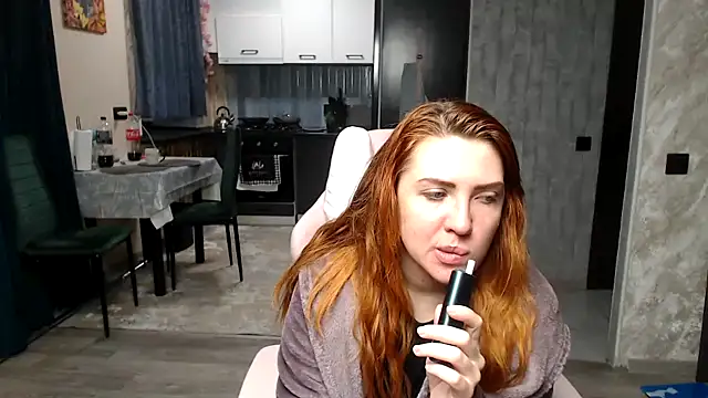 Reginasmilee online show from April 24, 2026, 2:57 am