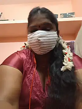 yalini1431 online show from August 4, 2026, 7:40 pm