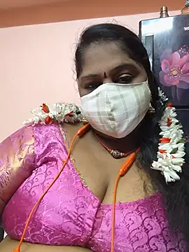 yalini1431 online show from July 13, 2026, 7:35 pm