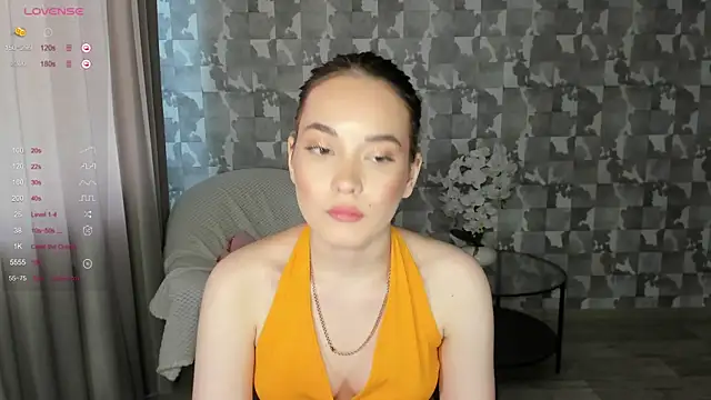 Snapshot of E_mil_y chatting on July 28, 2026, 12:48 pm E mil y online show from July 28, 2026, 12:48 pm