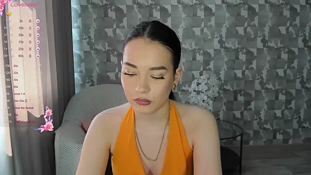 Snapshot of E_mil_y chatting on July 1, 2026, 7:20 am E mil y online show from July 1, 2026, 7:20 am