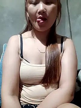Snapshot of Emma-18h chatting on June 29, 2026, 11:04 pm Emma-18h online show from June 29, 2026, 11:04 pm