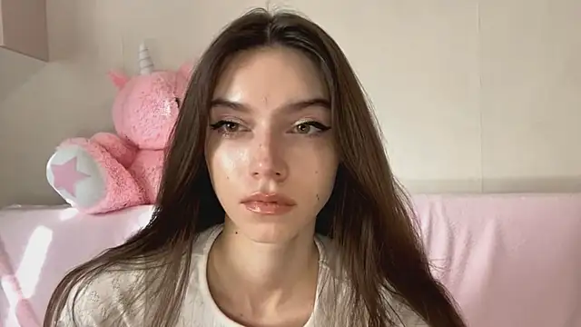 JosefineWahler online show from June 25, 2026, 3:06 pm