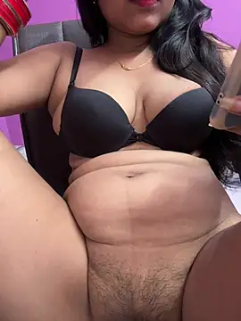 Snapshot of lizaxxlove chatting on August 3, 2026, 3:25 am lizaxxlove online show from August 3, 2026, 3:25 am