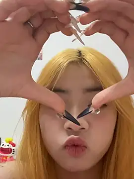yaoyao520-18girl online show from June 25, 2026, 11:04 am