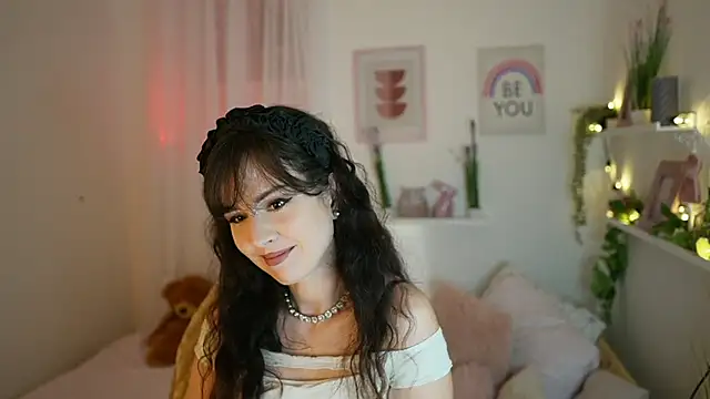 Snapshot of Daisy_Lowe chatting on July 18, 2026, 6:05 pm Daisy Lowe online show from July 18, 2026, 6:05 pm