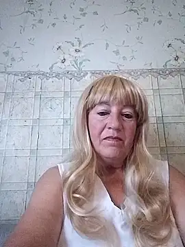 EmmaSwan555 online show from July 9, 2026, 5:08 am