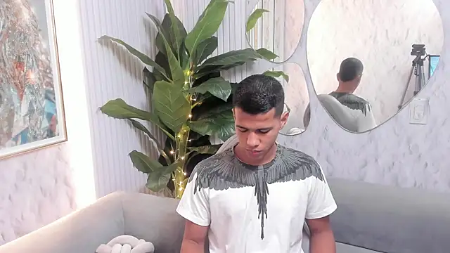Noah sexhotty online show from July 17, 2026, 2:09 am