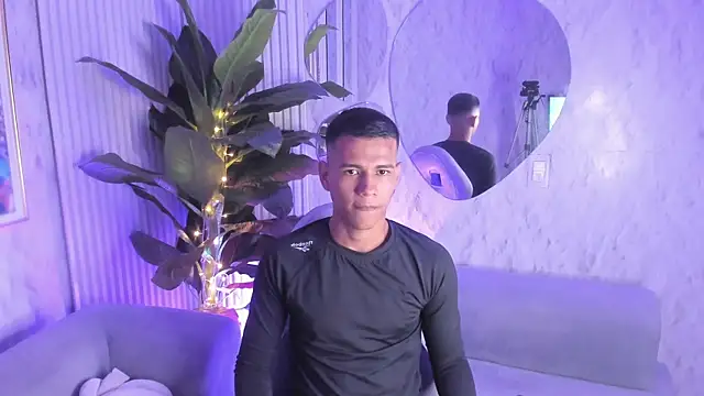 Noah sexhotty online show from July 19, 2026, 2:09 am