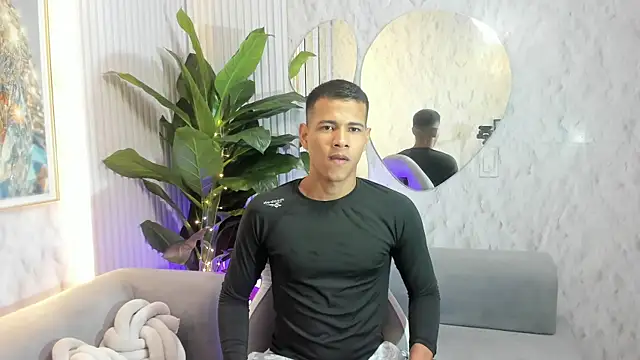 Noah sexhotty online show from July 22, 2026, 2:02 am