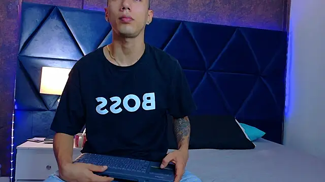 JustynSanshi online show from July 7, 2026, 6:11 pm