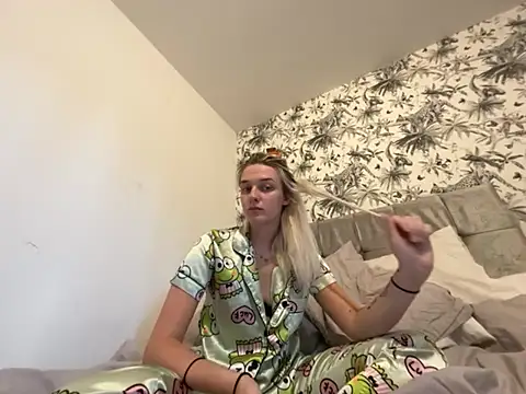 Elsa Dark online show from July 2, 2026, 5:52 pm