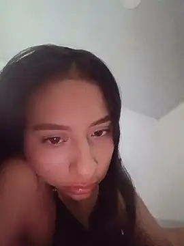 Snapshot of Priscillia-lov chatting on July 1, 2026, 9:26 pm Priscillia-lov online show from July 1, 2026, 9:26 pm